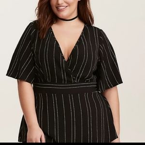 Torrid babydoll top with back tir